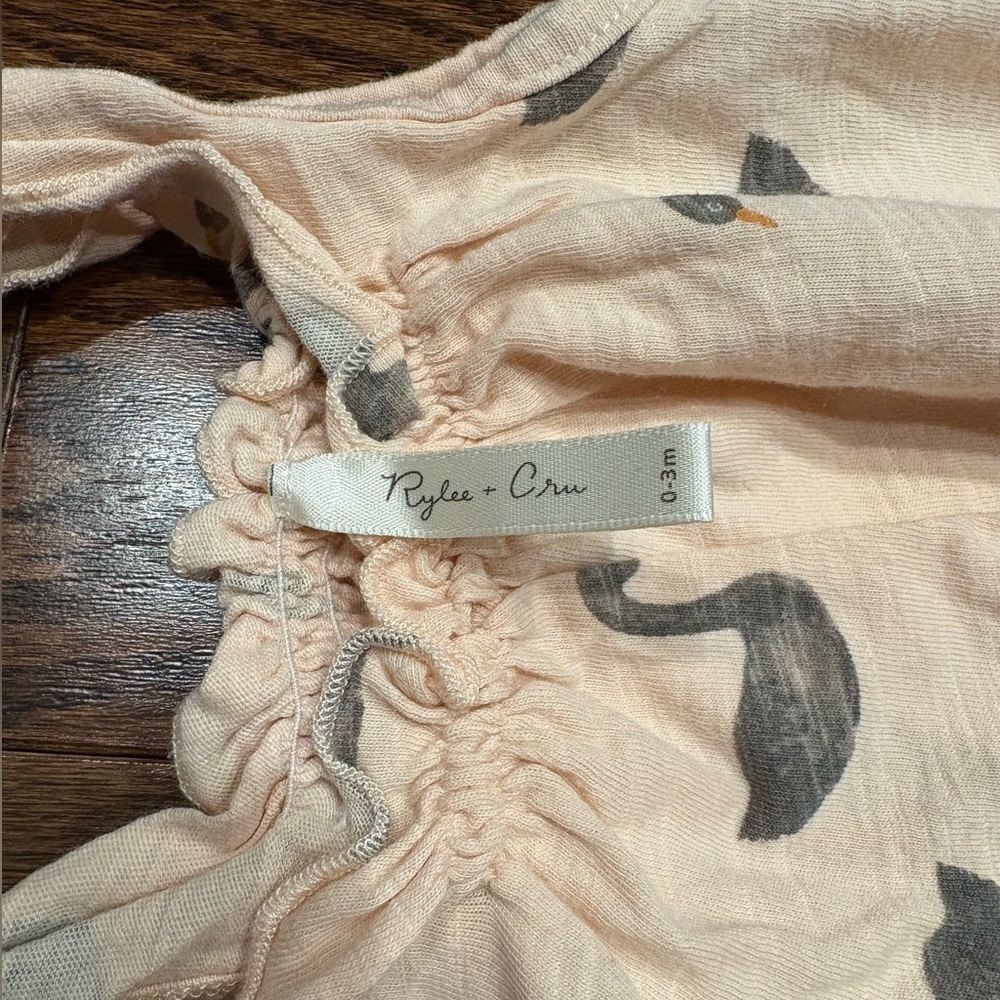 Rylee + Cru pinky peach romper - size 0-3M - Picture 3 of 5